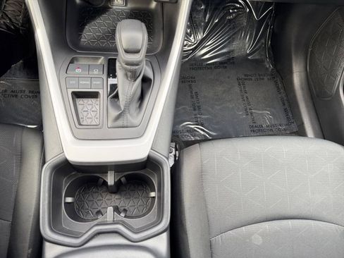 Used 2025 Toyota RAV4 XLE image 22