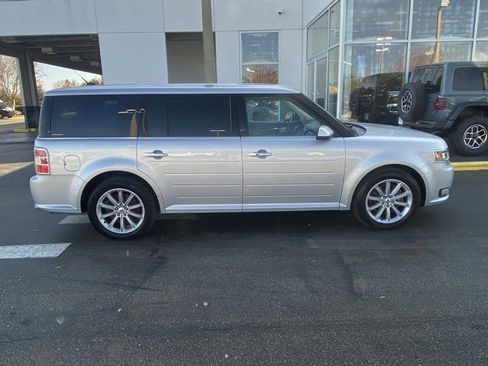 Used 2019 Ford Flex Limited image 9