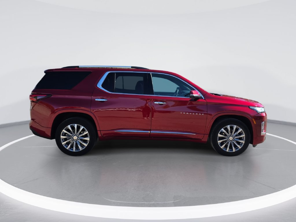 Used 2023 Chevrolet Traverse Premier AWD/4WD image 2