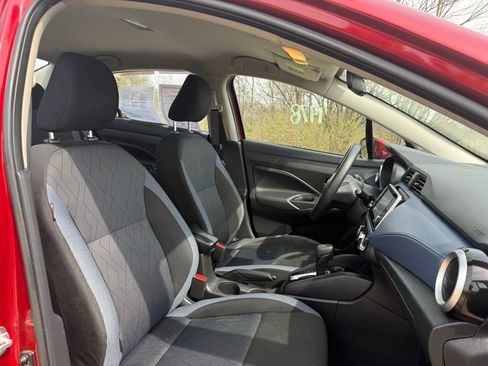 Used 2024 Nissan Versa SV w/ Trunk Package image 21