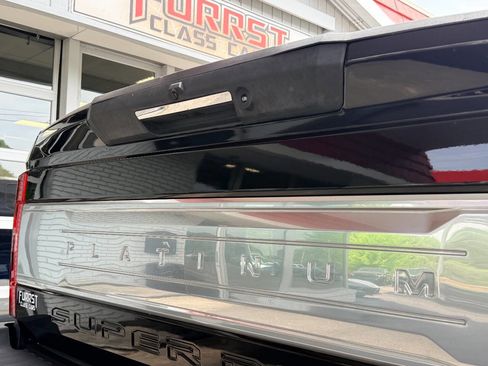 Used 2019 Ford F250 Platinum w/ Platinum Ultimate Package image 9