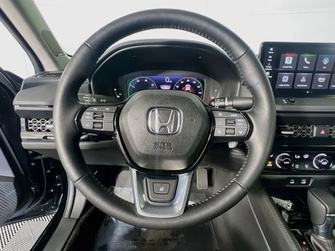 Used 2025 Honda Accord Touring image 16