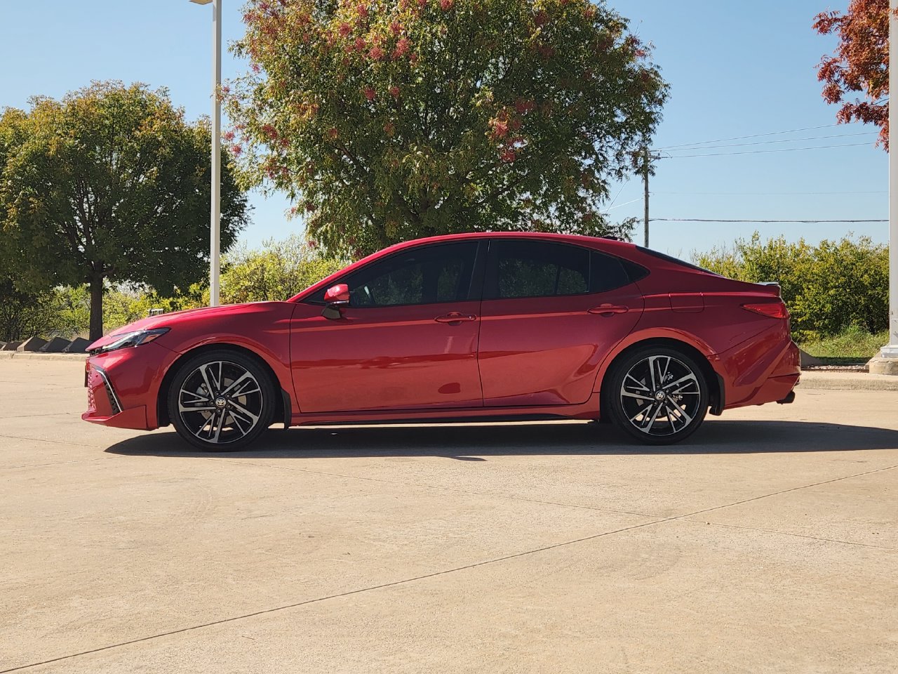Used 2025 Toyota Camry XSE w/ Premium Plus Package FWD image 4