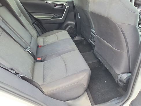 Used 2021 Toyota RAV4 XLE FWD image 17