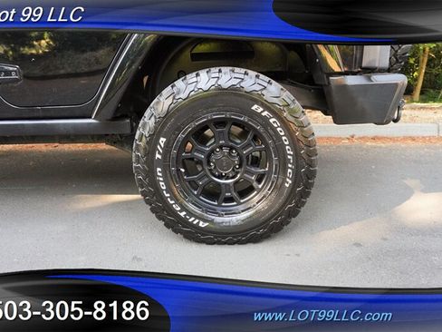 Used 2011 Jeep Wrangler Unlimited 70th Anniversary w/ Connectivity Group AWD/4WD image 34