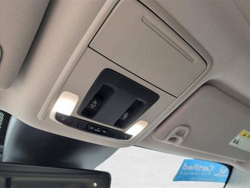 Used 2024 Honda Pilot Touring image 15