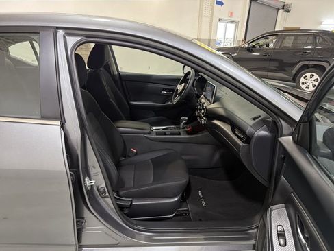 Used 2025 Nissan Sentra SV FWD image 36