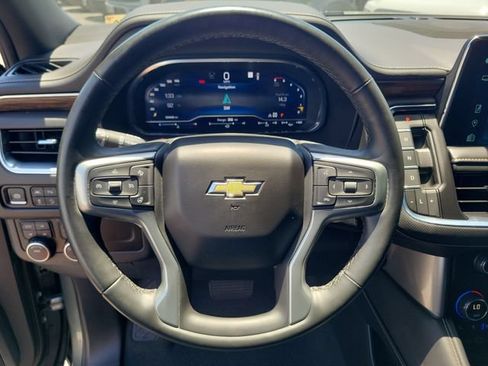 Used 2024 Chevrolet Suburban Premier w/ Premium Package 2 AWD/4WD image 23