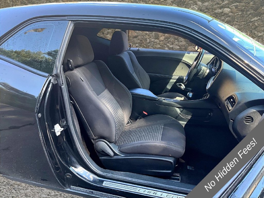Used 2017 Dodge Challenger R/T RWD image 7