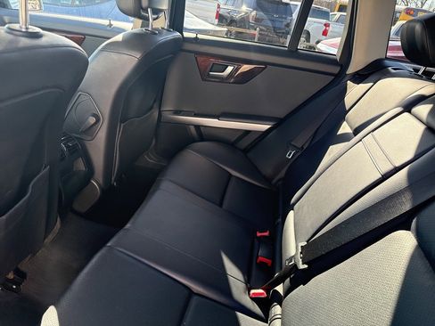 Used 2012 Mercedes-Benz GLK 350 4MATIC image 5