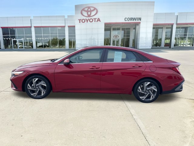 Used 2024 Hyundai Elantra Limited FWD image 2