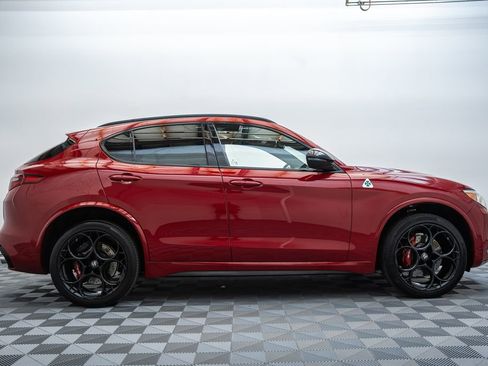 Used 2023 Alfa Romeo Stelvio Quadrifoglio w/ Active Assist Plus Package AWD/4WD image 4