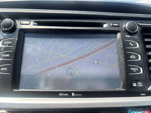 Used 2014 Toyota Highlander XLE AWD/4WD image 20