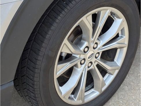 Used 2021 Ford Explorer Limited image 9