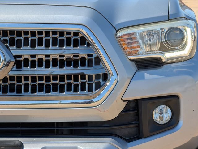 Used 2016 Toyota Tacoma TRD Sport w/ Premium & Technology Package RWD image 9