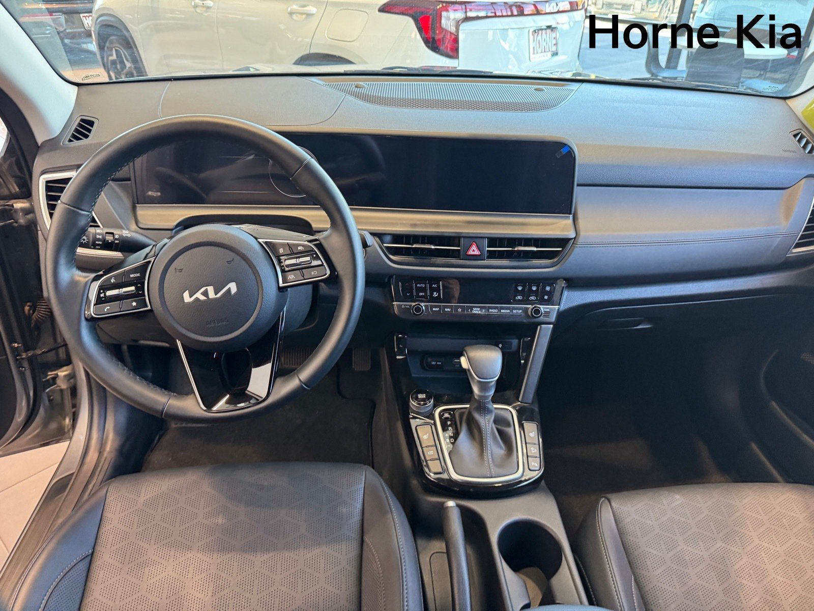 New 2026 Kia Seltos EX FWD image 13