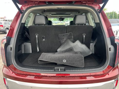 Certified 2024 Kia Telluride EX w/ EX Captain's Chair Package FWD image 30