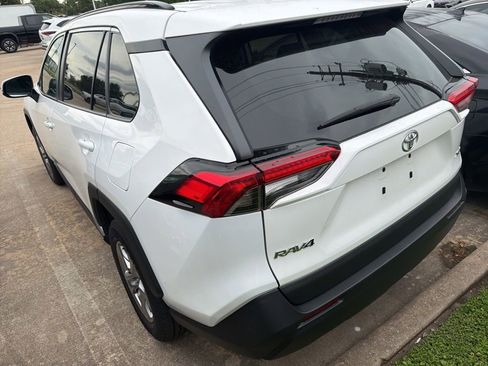 Used 2024 Toyota RAV4 XLE FWD image 4