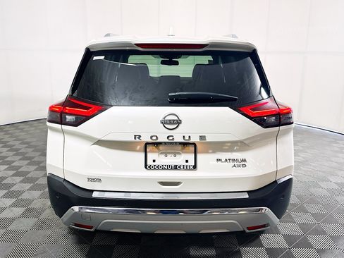 Used 2022 Nissan Rogue Platinum w/ Head-Up Display Package AWD/4WD image 4