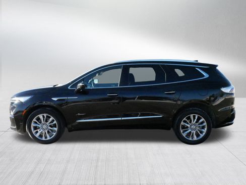 Used 2023 Buick Enclave Avenir w/ Avenir Technology Package image 4