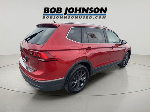Used 2024 Volkswagen Tiguan SE AWD/4WD image 3
