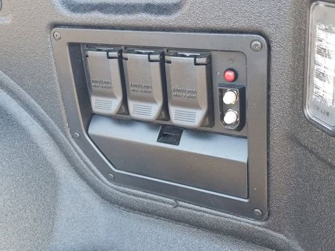 New 2025 Chevrolet Silverado EV LT image 24