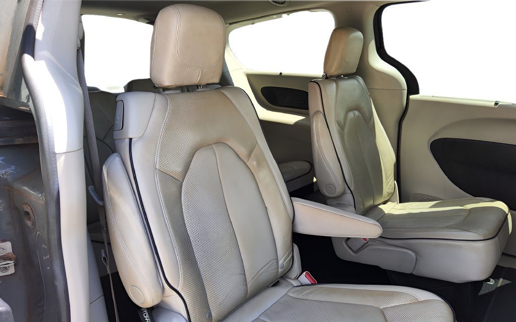 Used 2021 Chrysler Pacifica Limited w/ Premium & Safety Sphere Group AWD/4WD image 38