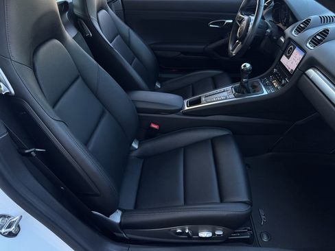 Used 2021 Porsche 718 Cayman image 19