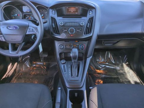 Used 2017 Ford Focus SE image 18