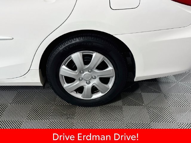 Certified 2017 Toyota Camry LE FWD image 4