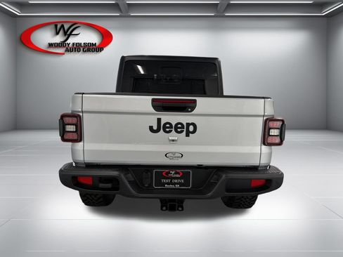 Used 2024 Jeep Gladiator Sport AWD/4WD image 7