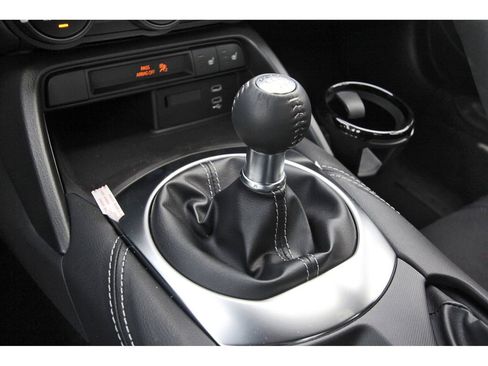 New 2026 MAZDA MX-5 Miata Club w/ Interior Package RWD image 23