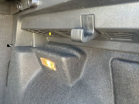 Used 2022 Volkswagen Taos SE image 10