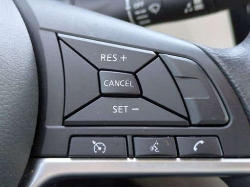 Used 2020 Nissan Rogue Sport SV image 25