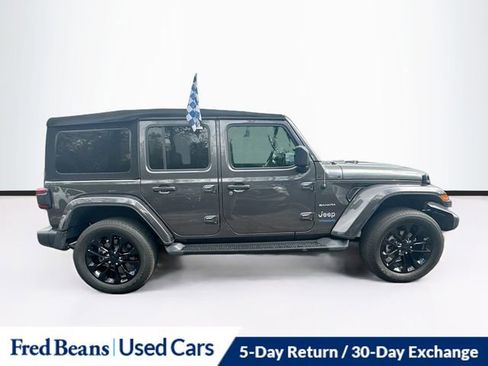 Used 2022 Jeep Wrangler Unlimited Sahara w/ Cold Weather Group AWD/4WD image 9
