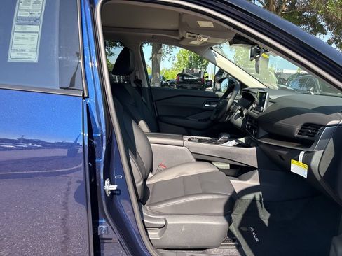 New 2026 Nissan Rogue Dark Armor AWD/4WD image 17
