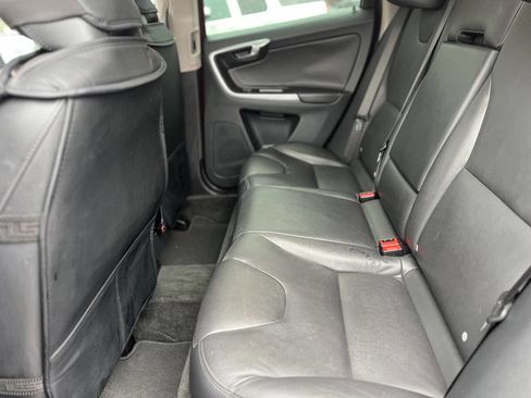 Used 2016 Volvo XC60 T5 Premier w/ Proximity Package image 17