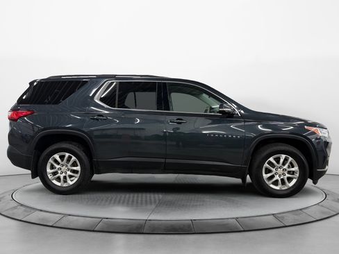Used 2019 Chevrolet Traverse LT image 2
