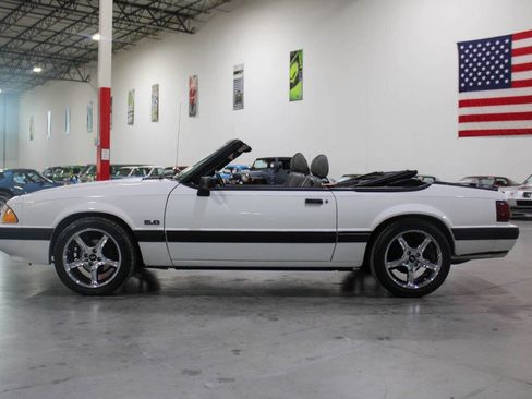 Used 1989 Ford Mustang LX image 4