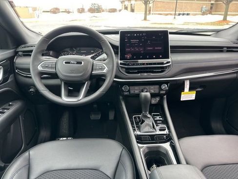 New 2026 Jeep Compass Latitude image 23