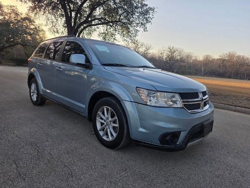 Used 2013 Dodge Journey SXT w/ Flexible Seating Group image 2