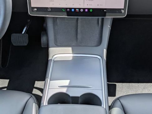 Used 2022 Tesla Model Y Long Range AWD/4WD image 18