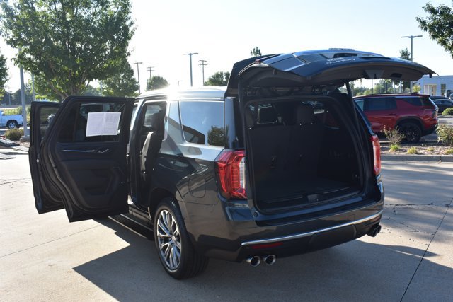 Used 2021 GMC Yukon Denali w/ Denali Ultimate Package AWD/4WD image 17