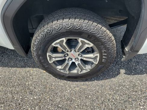 Used 2024 GMC Sierra 1500 SLT AWD/4WD image 3