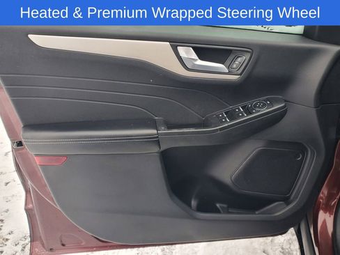 Used 2021 Ford Escape SE w/ SE Sport Appearance Package image 9