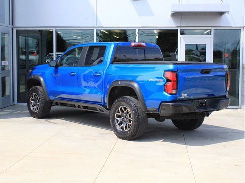 Used 2024 Chevrolet Colorado ZR2 w/ Safety Package AWD/4WD image 8