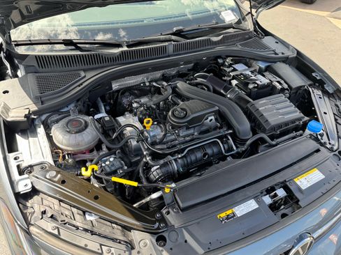 Used 2025 Volkswagen Jetta SE w/ Sunroof Package FWD image 38