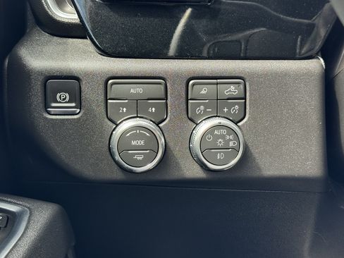Certified 2026 GMC Sierra 1500 SLT AWD/4WD image 30