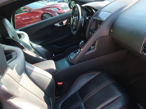 Used 2016 Jaguar F-TYPE R image 22