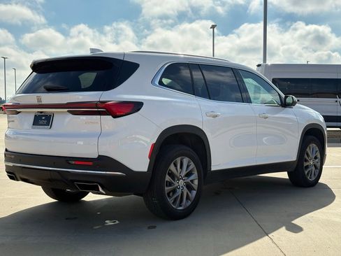 Used 2025 Buick Enclave Preferred image 7